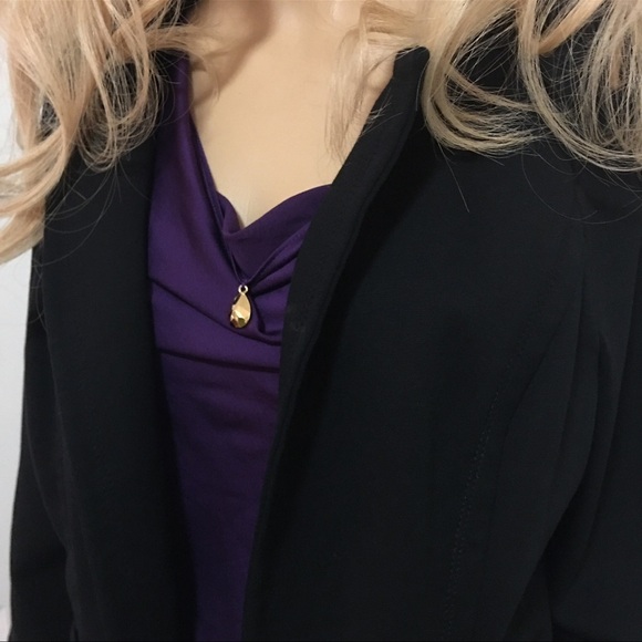 ST. JOHN  BLOUSE 92% SILK GORGEOUS PURPLE FIGURE FLATTERING LARGE - Picture 8 of 9